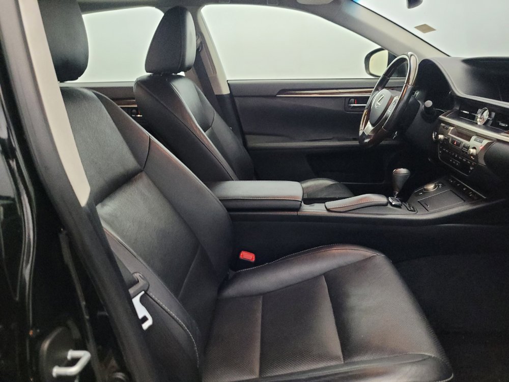 Used 2015 Lexus ES 350 w/ Luxury Package FWD image 21