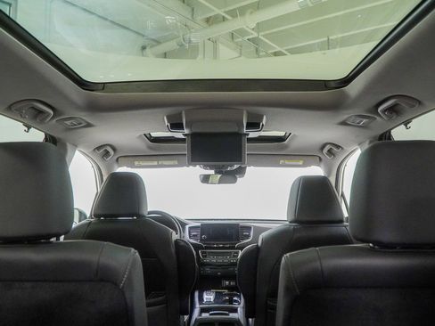 Used 2022 Honda Pilot Elite image 11