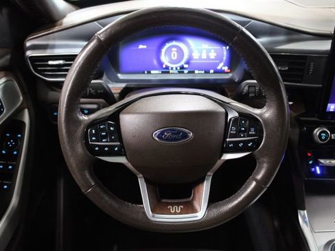 Used 2022 Ford Explorer King Ranch w/ Technology Package image 32