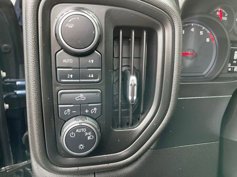 Used 2020 Chevrolet Silverado 1500 Custom Trail Boss w/ Custom Convenience Package image 12