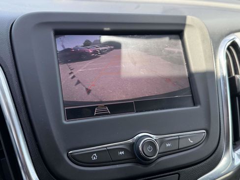 Used 2022 Chevrolet Equinox LS w/ Driver Confidence II Package AWD/4WD image 26