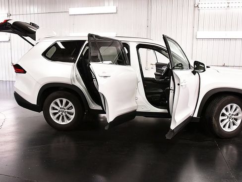 Used 2025 Toyota Grand Highlander AWD Hybrid image 33