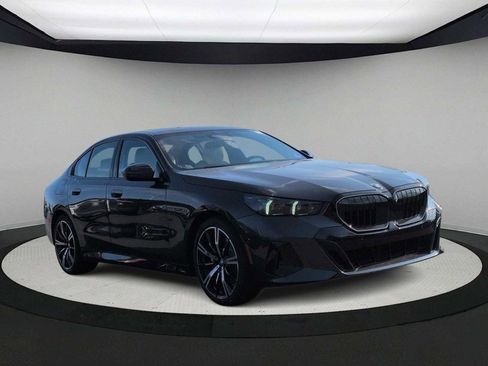 New 2026 BMW 530i xDrive w/ M Sport Package AWD/4WD image 2