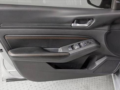 Used 2022 Nissan Altima 2.5 SR FWD image 13