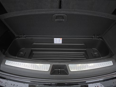 Certified 2025 Cadillac XT6 Premium Luxury image 42