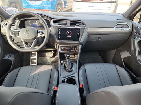 Certified 2024 Volkswagen Tiguan SE R-Line image 11