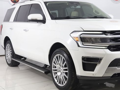 Used 2022 Ford Expedition Limited image 42