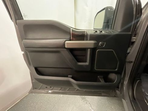 Used 2018 Ford F150 Raptor w/ Equipment Group 802A Luxury AWD/4WD image 9
