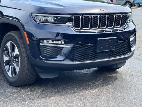 Used 2023 Jeep Grand Cherokee 4WD 4xe image 2
