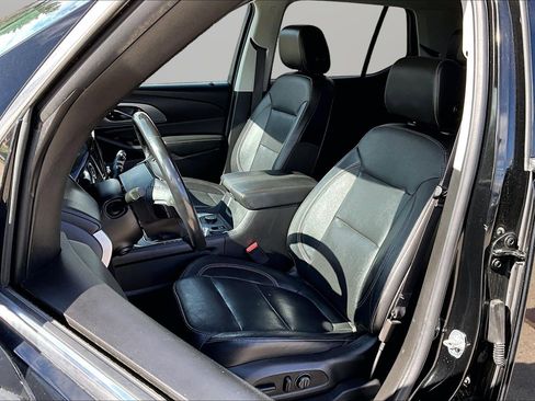 Used 2020 Chevrolet Traverse Premier image 16