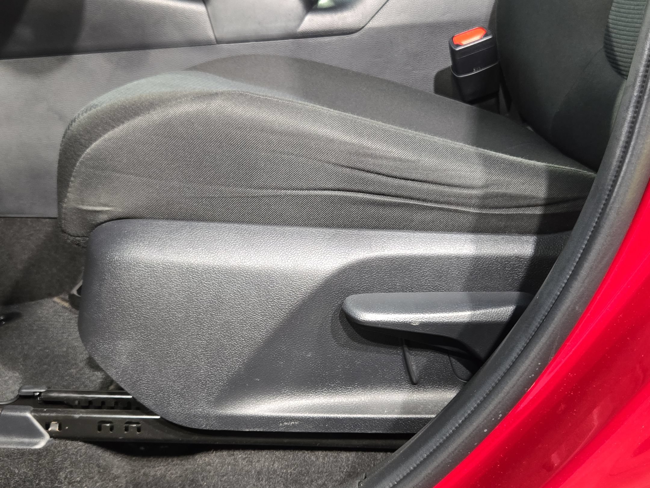 Used 2025 Toyota RAV4 LE FWD image 19