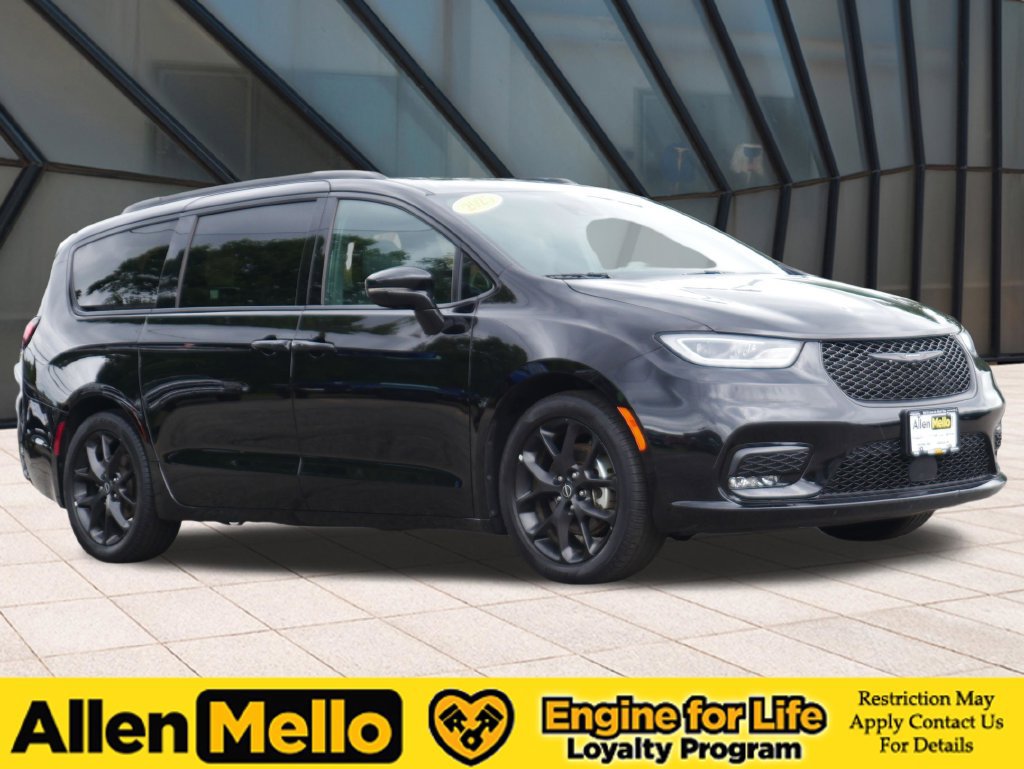 Used 2025 Chrysler Pacifica Limited FWD image 8