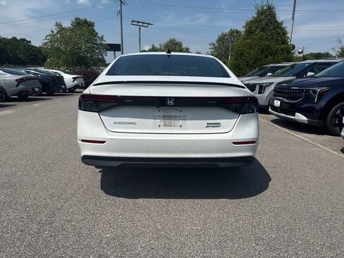 Used 2025 Honda Accord Sport image 4