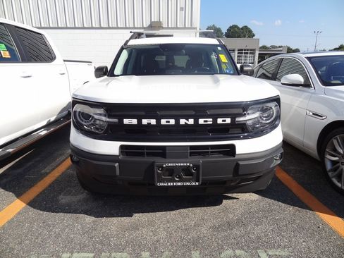 Used 2023 Ford Bronco Sport Outer Banks w/ Tech Package AWD/4WD image 2