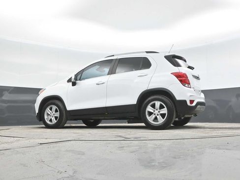 Used 2019 Chevrolet Trax LT w/ LT Convenience Package FWD image 40