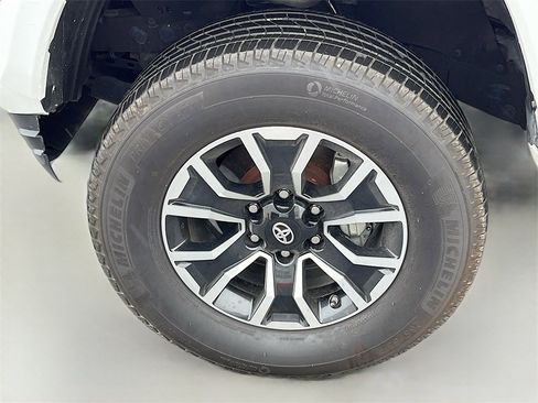 Used 2022 Toyota Tacoma TRD Sport image 29