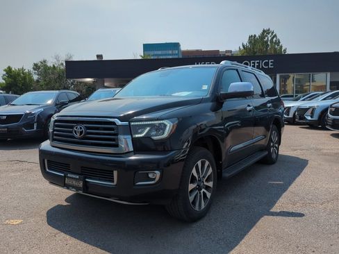Used 2018 Toyota Sequoia Limited w/ Safety & Convenience Package AWD/4WD image 3
