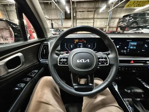 Used 2025 Kia Sorento SX Prestige w/ Olive Brown Leather Package image 13