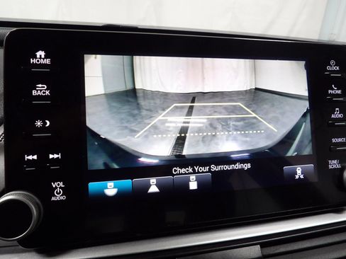 Used 2020 Honda Accord EX image 18