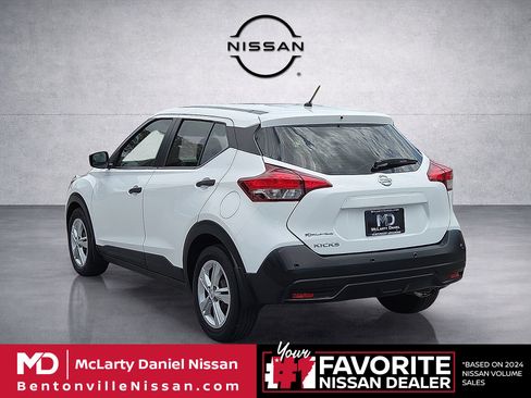 Used 2020 Nissan Kicks S FWD image 4
