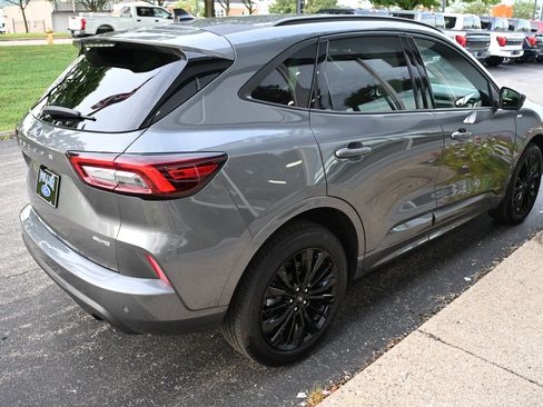 Used 2023 Ford Escape ST-Line Elite AWD/4WD image 4