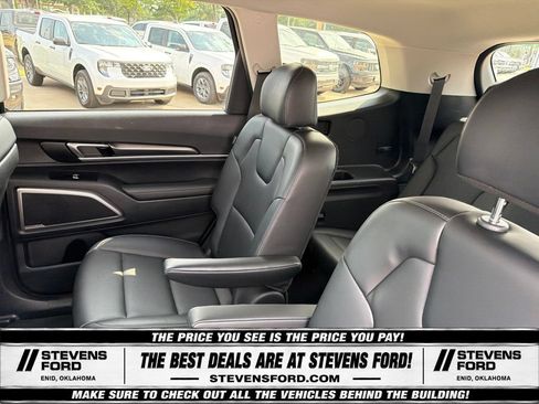 Used 2025 Kia Telluride S FWD image 34
