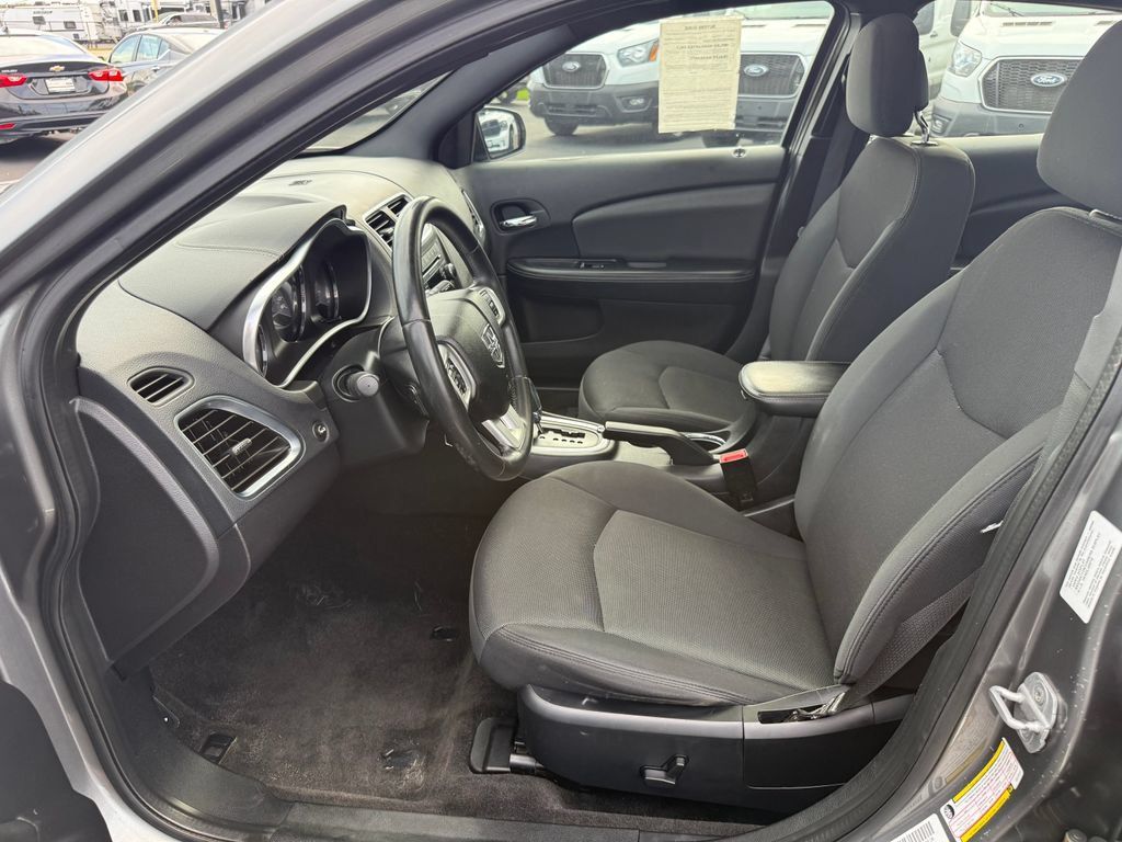 Used 2012 Dodge Avenger SXT FWD image 15