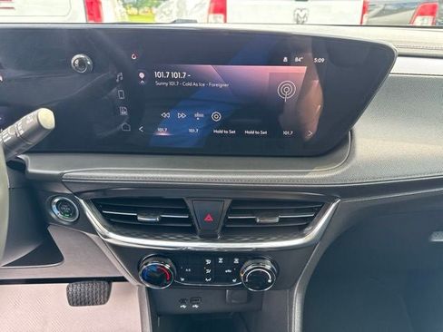 Used 2025 Buick Encore GX Preferred w/ Comfort Package FWD image 14