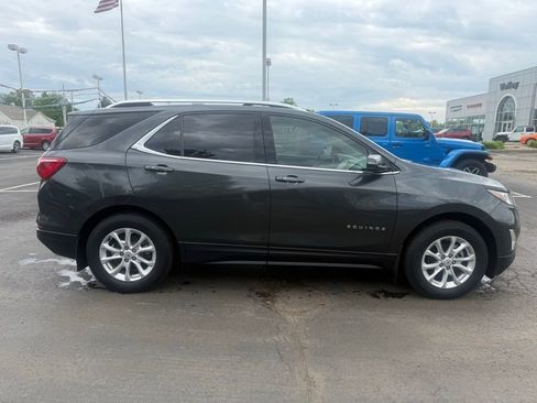 Used 2018 Chevrolet Equinox LT w/ Sun & Infotainment Package FWD image 2