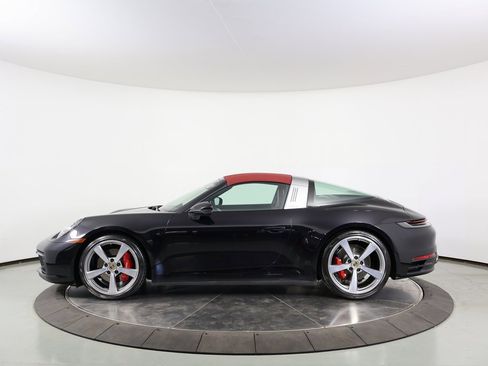 Certified 2021 Porsche 911 Targa 4S image 2