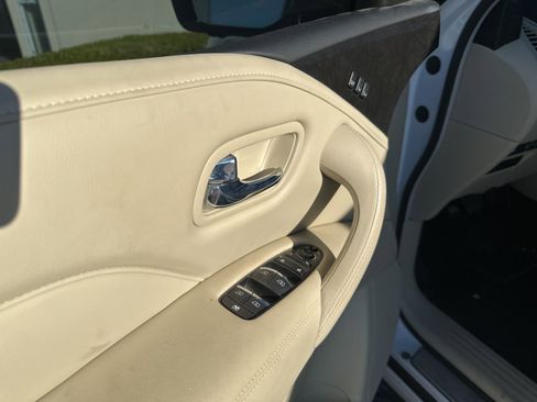 Used 2023 INFINITI QX80 Luxe w/ Cargo Package image 11