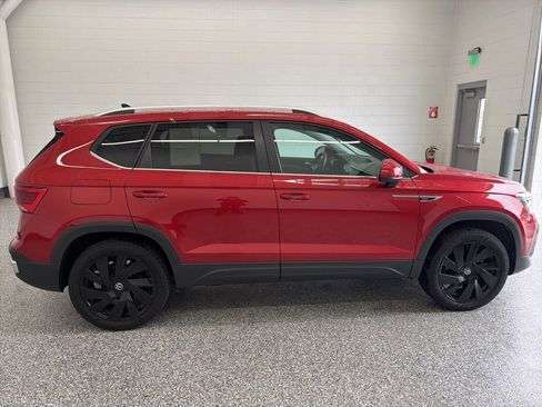 Certified 2024 Volkswagen Taos SEL AWD/4WD image 9