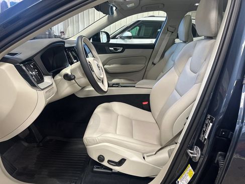 Used 2024 Volvo XC60 B5 Plus w/ Climate Package AWD/4WD image 15