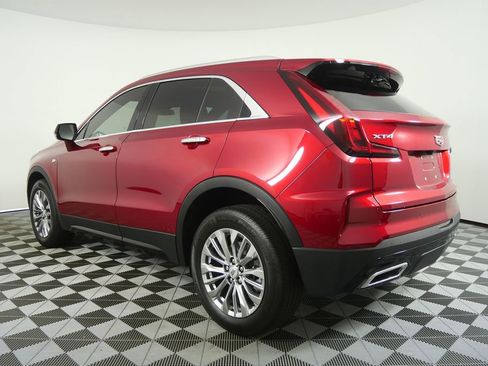 Used 2024 Cadillac XT4 Premium Luxury w/ Cold Weather Package image 5