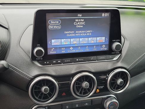 Used 2022 Nissan Sentra SV image 9