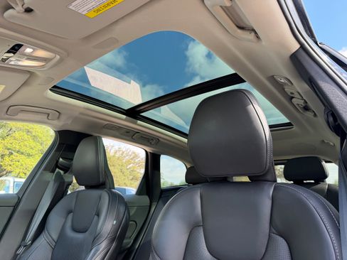 Certified 2024 Volvo XC60 B5 Ultimate image 26