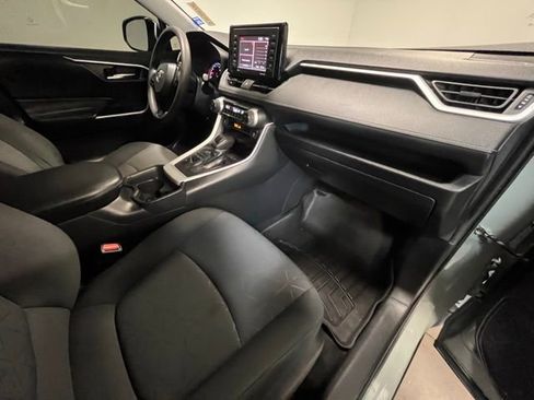 Used 2021 Toyota RAV4 XLE image 10