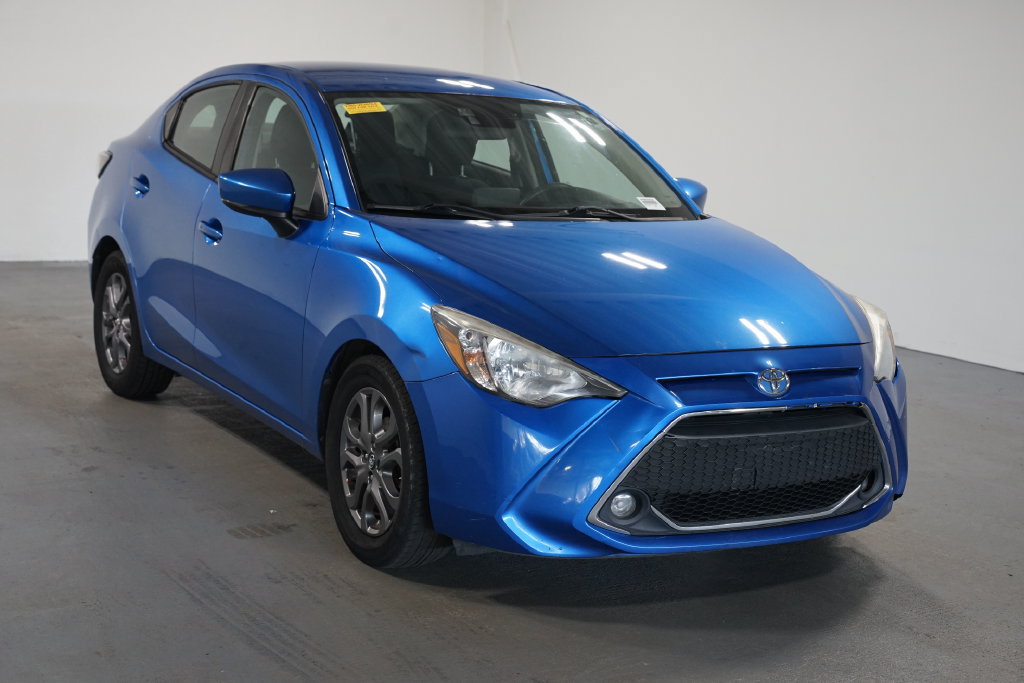 Used 2020 Toyota Yaris LE FWD image 3