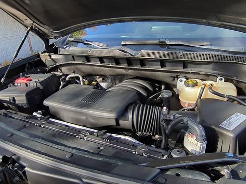 Used 2021 Chevrolet Suburban Z71 w/ Z71 Off-Road Package image 31