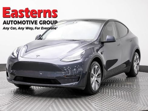 Used 2023 Tesla Model Y Long Range AWD/4WD image 1