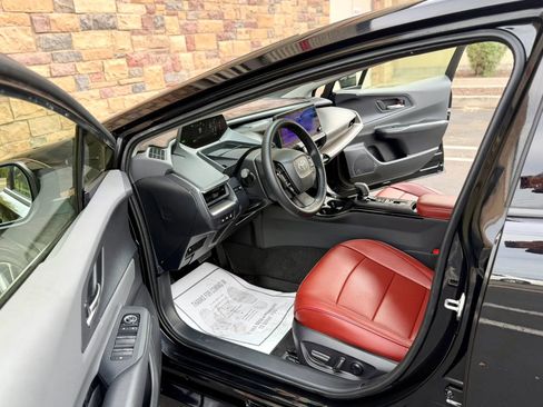Used 2026 Toyota Prius XLE AWD/4WD image 10