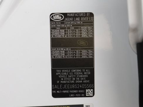 Used 2025 Land Rover Defender 110 S image 25