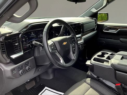 Used 2024 Chevrolet Silverado 1500 LT AWD/4WD image 15