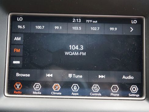 Used 2018 Jeep Grand Cherokee Laredo image 33