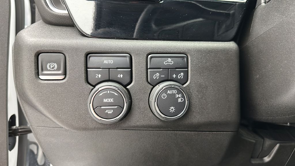Used 2024 Chevrolet Silverado 1500 LT AWD/4WD image 21