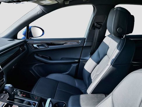 Certified 2026 Porsche Macan AWD/4WD image 26