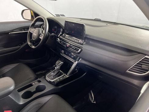 Used 2022 Kia Seltos SX w/ Sunroof Package AWD/4WD image 29
