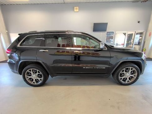 Used 2022 Jeep Grand Cherokee Limited w/ Technology Group AWD/4WD image 6