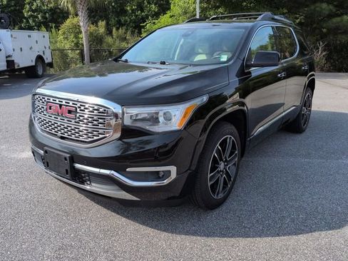 Used 2019 GMC Acadia Denali w/ Technology Package FWD image 8