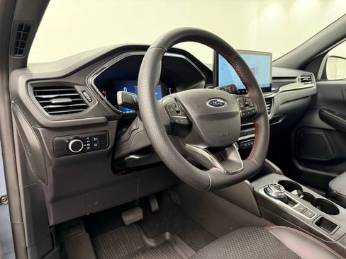 Used 2025 Ford Escape ST-Line w/ Tech Pack #1 FWD image 12